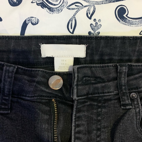 H&M Jean - Picture 2 of 3
